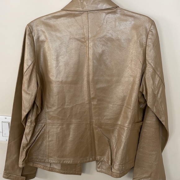 NWOT Kathy Ireland Gold genuine leather jacket-snaps closed - Picture 2 of 3